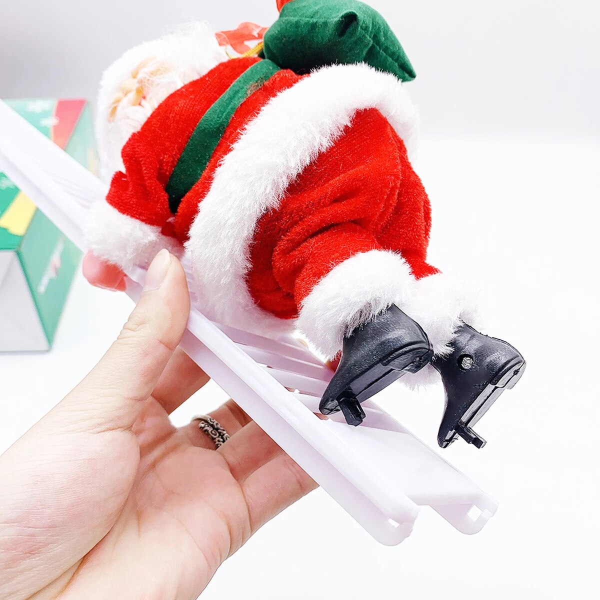 Kerstman Klimmend met Ladder